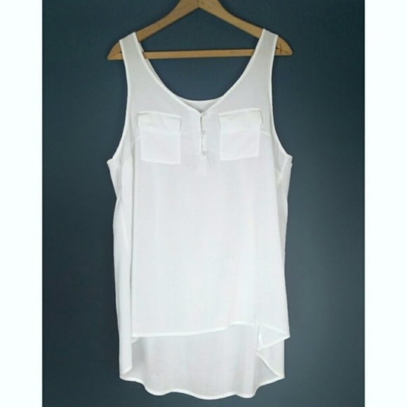NWOT Torrid white sleeveless top - Picture 1 of 16